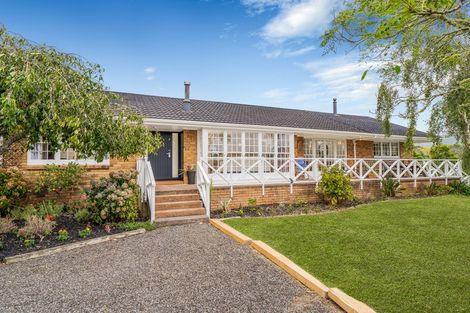 Photo of property in 18 Gum Road, Henderson Valley, Auckland, 0612