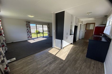 Photo of property in 75 Horokiwi Road West, Newlands, Wellington, 6037