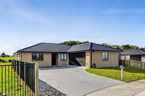 Photo of property in 1 Macbeth Street, Stratford, 4332