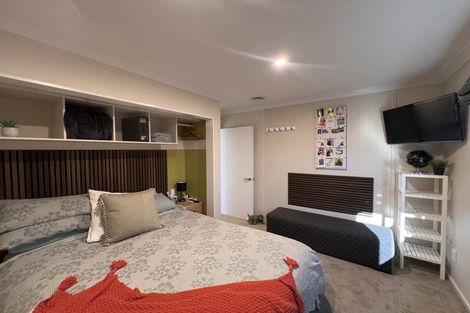 Photo of property in 14 Pounamu Place, Pegasus, 7612