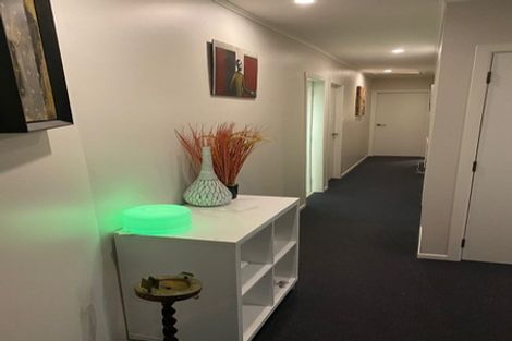 Photo of property in 32 Oswald Crescent, Paparangi, Wellington, 6037