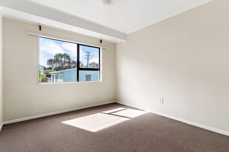 Photo of property in 49 Meadowvale Rise, Titirangi, Auckland, 0604