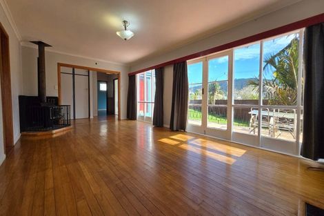 Photo of property in 2 Somme Road, Silverstream, Upper Hutt, 5019