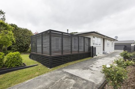 Photo of property in 10 Antrim Place, Hokowhitu, Palmerston North, 4410