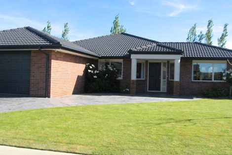 Photo of property in 14 Baltic Place, Northwood, Christchurch, 8051