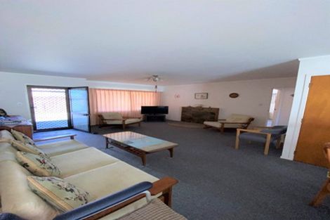 Photo of property in 1/64 Aviemore Drive, Highland Park, Auckland, 2010