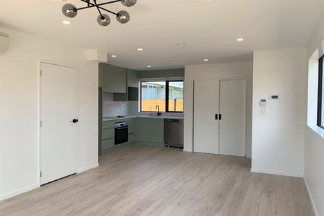 Photo of property in 1/103 Flanshaw Road, Te Atatu South, Auckland, 0610