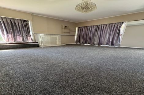 Photo of property in 25 Ellesmere Crescent, Pakuranga Heights, Auckland, 2010