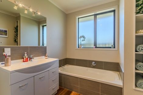 Photo of property in 27 Rhoboro Road, Twizel, 7901