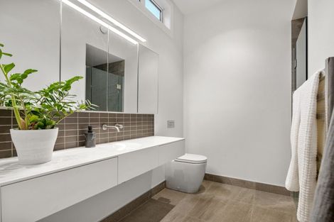 Photo of property in 11 Ewen Alison Avenue, Devonport, Auckland, 0624