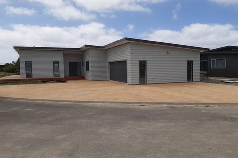 Photo of property in 39 Shoal Beach Road, Aramoana, Omakere, 4271