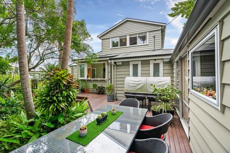 Photo of property in 1/9a Regent Street, Devonport, Auckland, 0624