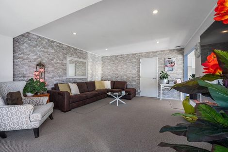 Photo of property in 1/252 Hibiscus Coast Highway, Orewa, 0931