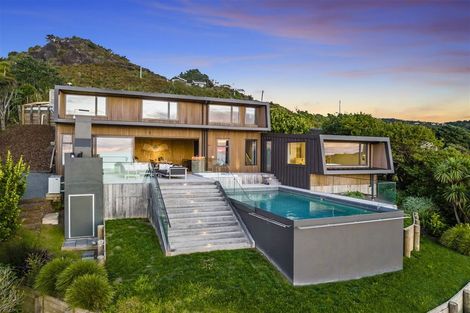 Photo of property in 81 Piha Road, Piha, New Lynn, 0772