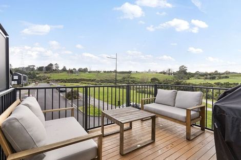 Photo of property in 22 Parenga Lane, Kumeu, 0810