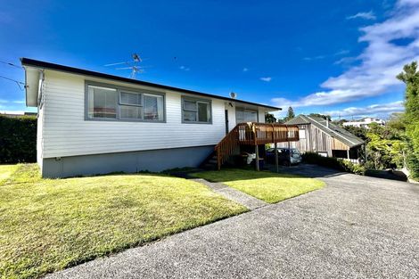 Photo of property in 2/25 Drome View Place, Beach Haven, Auckland, 0626