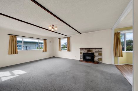 Photo of property in 12 Manu Crescent, Upper Vogeltown, New Plymouth, 4310