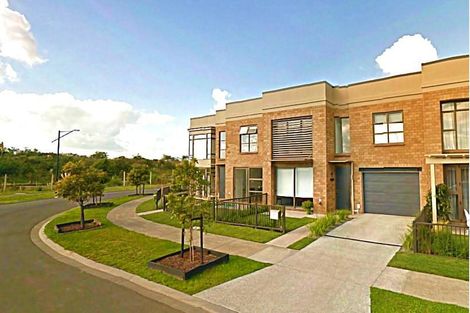 Photo of property in 14 Purchas Hill Drive, Stonefields, Auckland, 1072