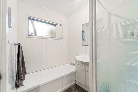 Photo of property in 14 Withers Road, Glen Eden, Auckland, 0602