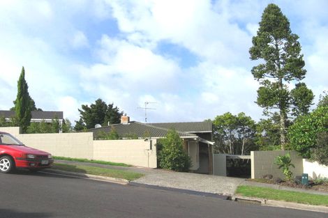 Photo of property in 6 Langstone Place, Chatswood, Auckland, 0626