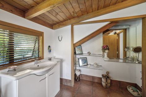 Photo of property in 5 Te Urunga Place, Acacia Bay, Taupo, 3330