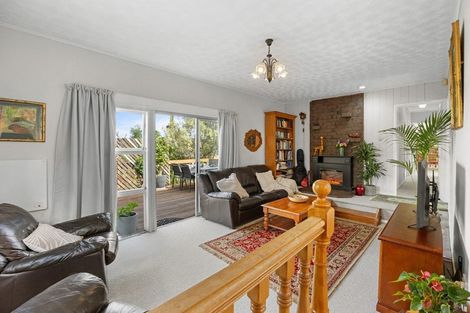 Photo of property in 15 Helleur Road, Massey, Auckland, 0614