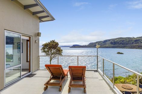 Photo of property in 26 Whakamoenga Point, Acacia Bay, Taupo, 3385