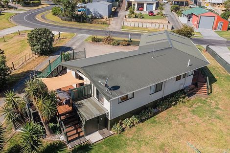 Photo of property in 14 Hanlen Avenue, Waihi Beach, 3611