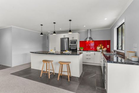 Photo of property in 4 Kowi Lakes Drive, One Tree Point, 0118