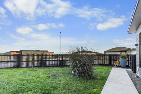 Photo of property in 17 Pragma Rise, Rototuna North, Hamilton, 3210