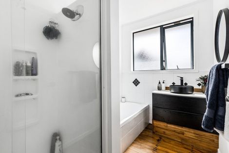 Photo of property in 1/19 Tramway Road, Beach Haven, Auckland, 0626