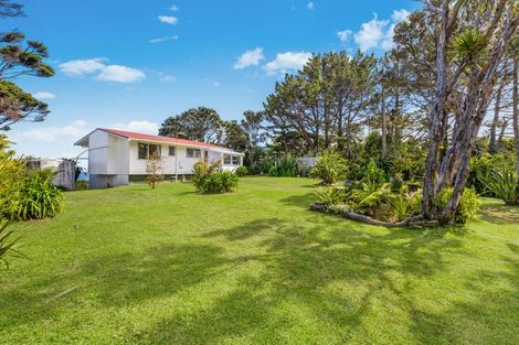 Photo of property in 13 Te Ahuahu Road, Piha, New Lynn, 0772