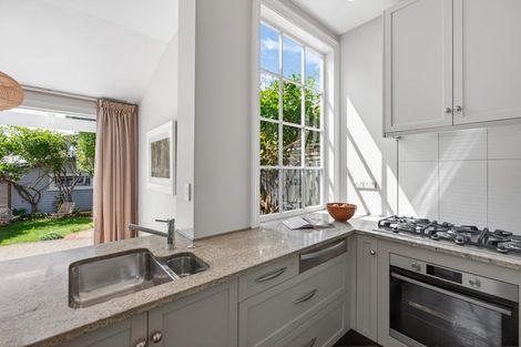 Photo of property in 11 Shelbourne Street, Nelson, 7010