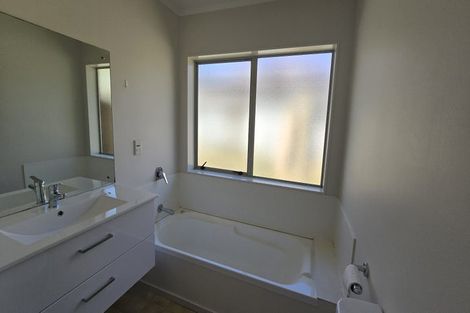 Photo of property in 35b Youngs Road, Papakura, 2110