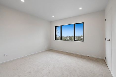 Photo of property in 34a Lorikeet Place, Unsworth Heights, Auckland, 0632