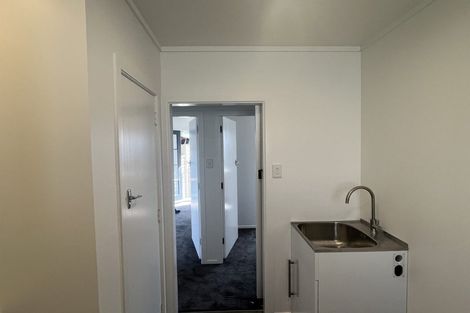 Photo of property in 35 Mcgiffert Street, Palmerston North, 4410