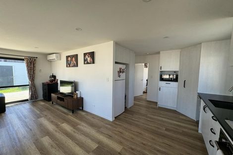 Photo of property in 20 Tamariki Avenue, Kelston, Auckland, 0602