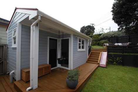 Photo of property in 87 Tiber Street, Island Bay, Wellington, 6023