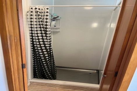 Photo of property in 2 Ravenwood Drive, Forrest Hill, Auckland, 0620