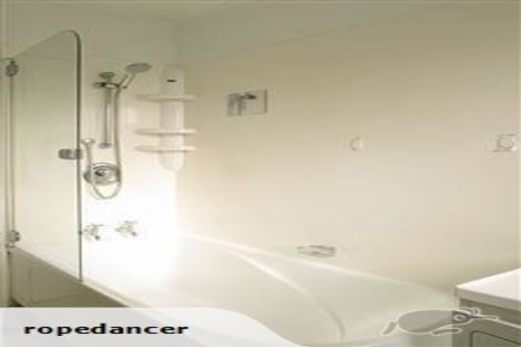 Photo of property in 7 Warrington Grove, Newlands, Wellington, 6037