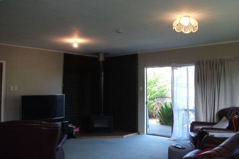Photo of property in 2a Elder Grove, Paraparaumu, 5032