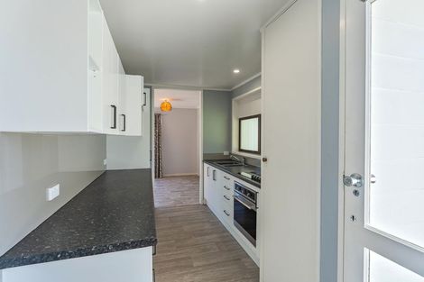 Photo of property in 8 Andrew Street, Waikanae, 5036