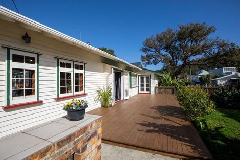 Photo of property in 1 Kent Road, Regent, Whangarei, 0112