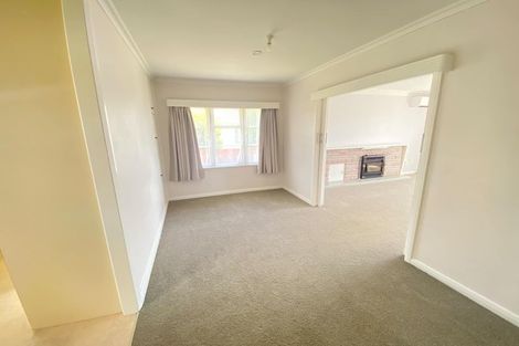 Photo of property in 102 Bartholomew Road, Levin, 5510