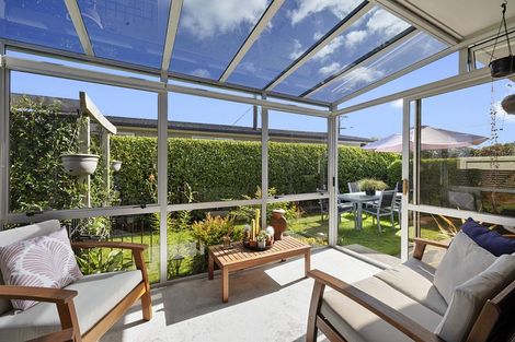 Photo of property in 24 Manu Crescent, Upper Vogeltown, New Plymouth, 4310