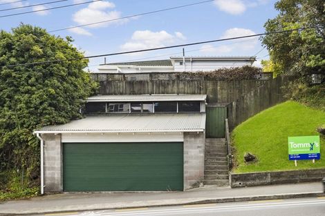 Photo of property in 190 Karori Road, Karori, Wellington, 6012