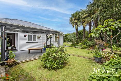 Photo of property in 37 Pahi Road, Paparoa, 0571