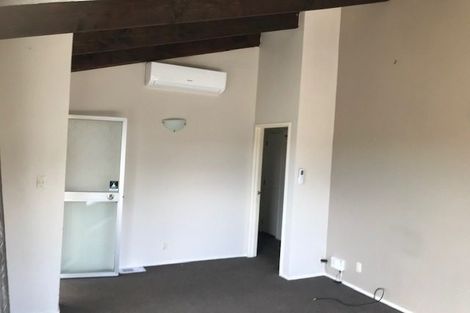 Photo of property in 2/10 Waratah Street, Birkenhead, Auckland, 0626