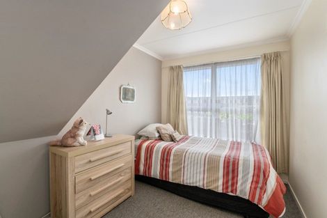 Photo of property in 10 Regal Street, Levin, 5510