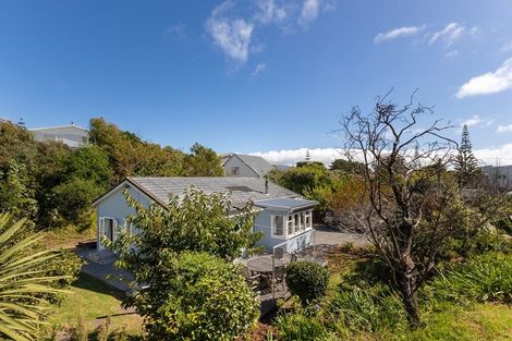 Photo of property in 24 Queens Road, Waikanae Beach, Waikanae, 5036
